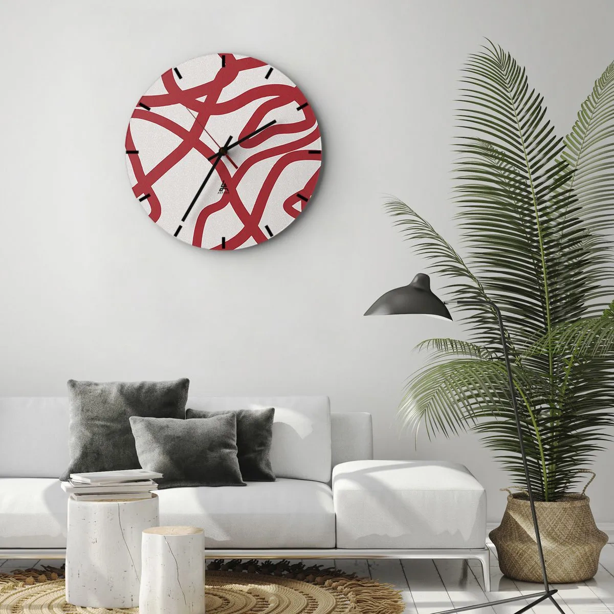 Wandklok - Klok - Abstracte rode lijnen kronkelen over een witte achtergrond in een dynamische opstelling. - 30x30cm - Rood op wit - Moderne wanddecoratie voor woonkamer, keuken en slaapkamer ARTTOR