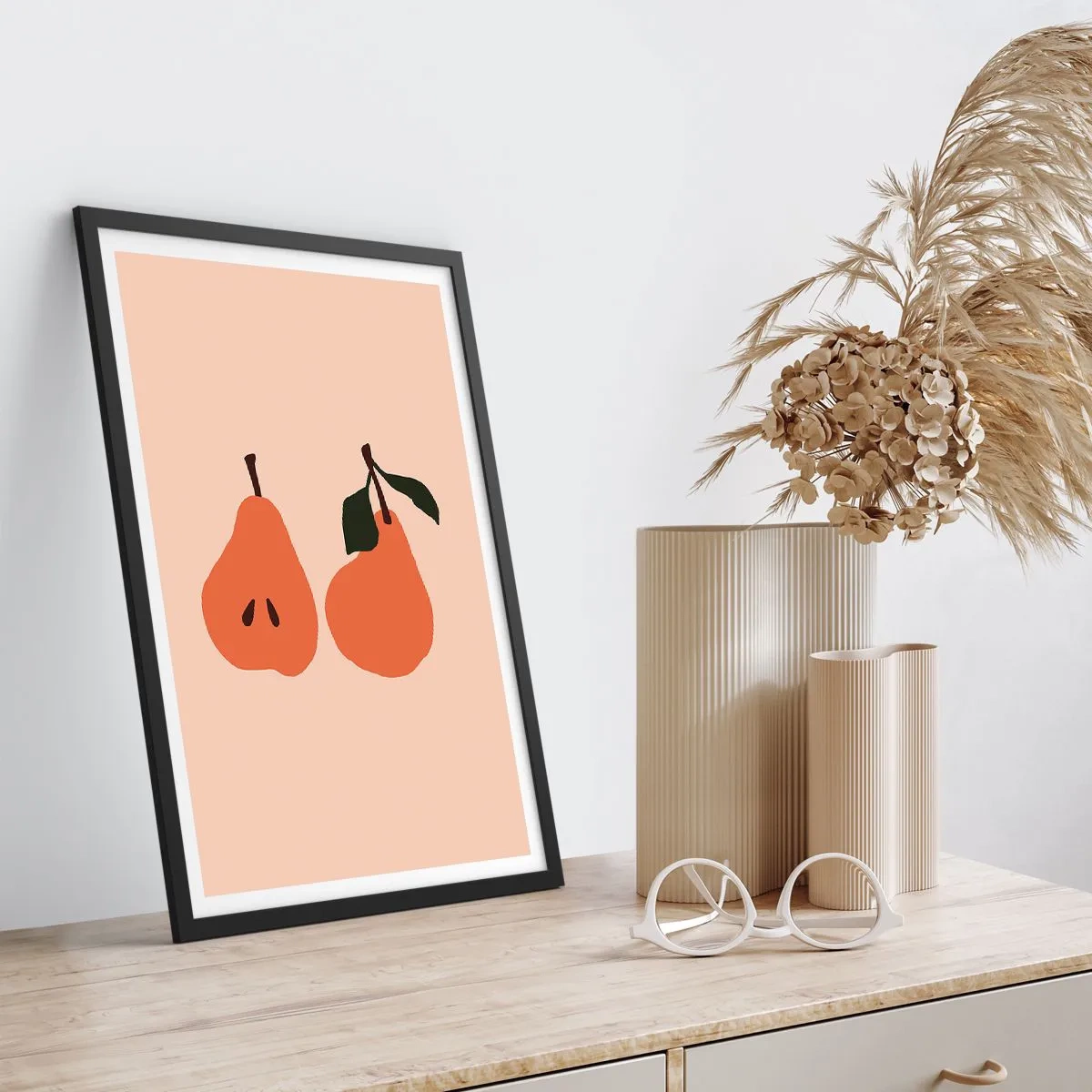 Poster in een zwarte lijst - Een minimalistische illustratie van twee peren op een beige achtergrond. - 50x70cm - Zoetheid zelf - Moderne wanddecoratie voor woonkamer en slaapkamer ARTTOR