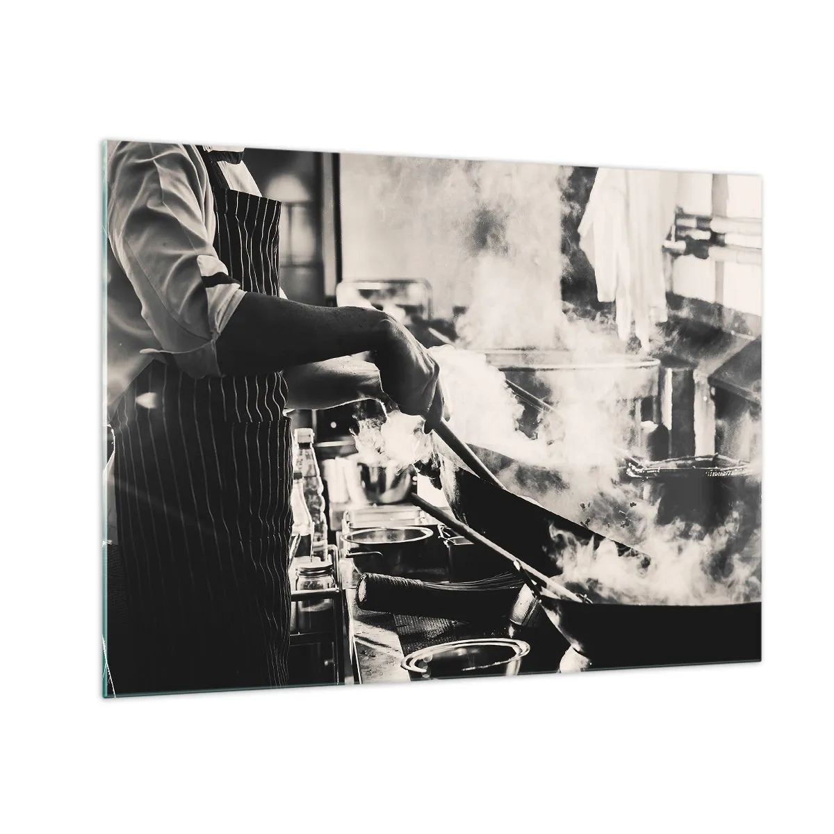 Schilderen op glas - Een chef-kok in actie met een koekenpan in een keuken vol stoom - 70x50cm - Alchemie van smaken - Moderne wanddecoratie voor woonkamer en slaapkamer ARTTOR