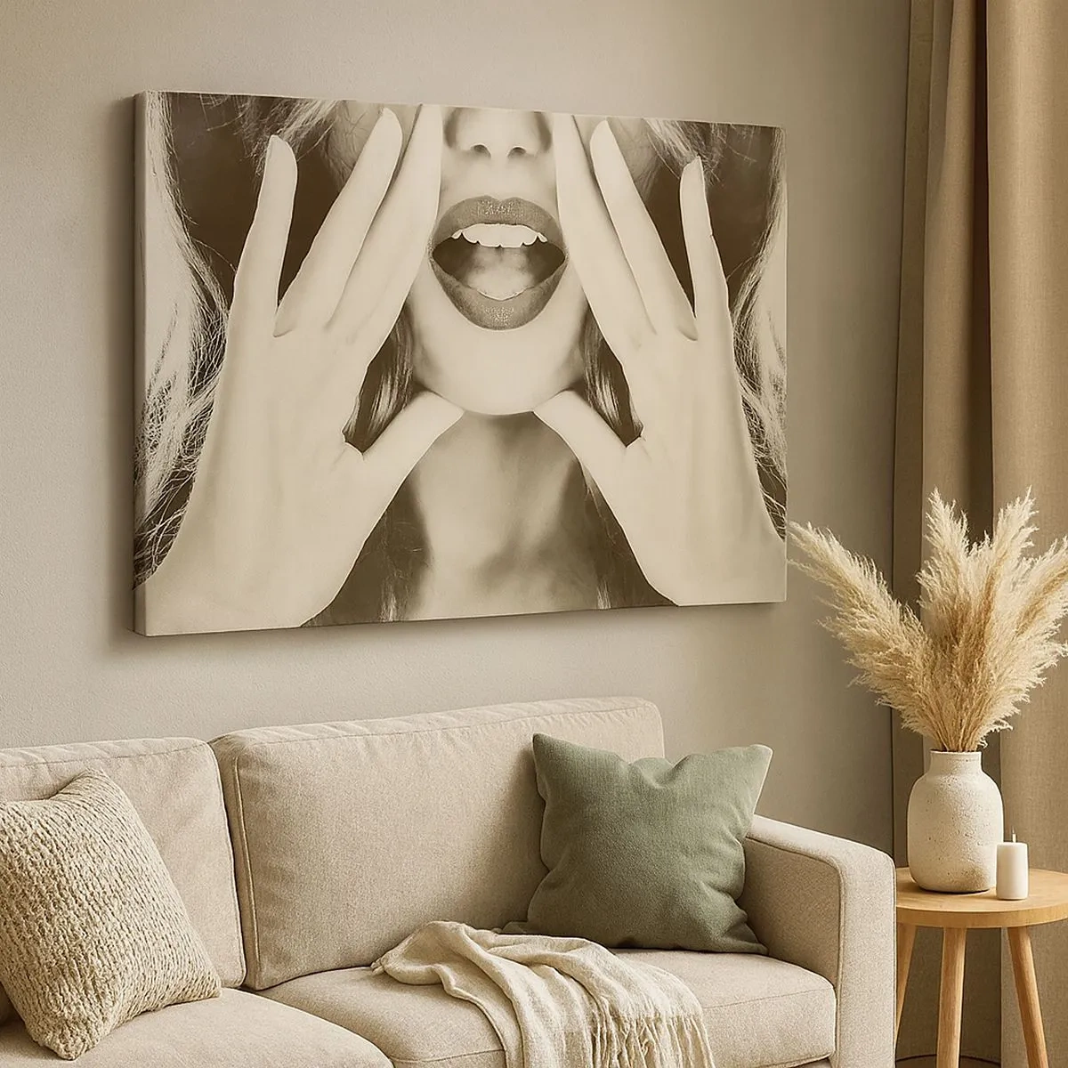 Schilderen op canvas - Zwart-witportret van een vrouw met expressieve lippen en handen - 70x50cm - Ik kom al! - Moderne wanddecoratie voor woonkamer en slaapkamer ARTTOR