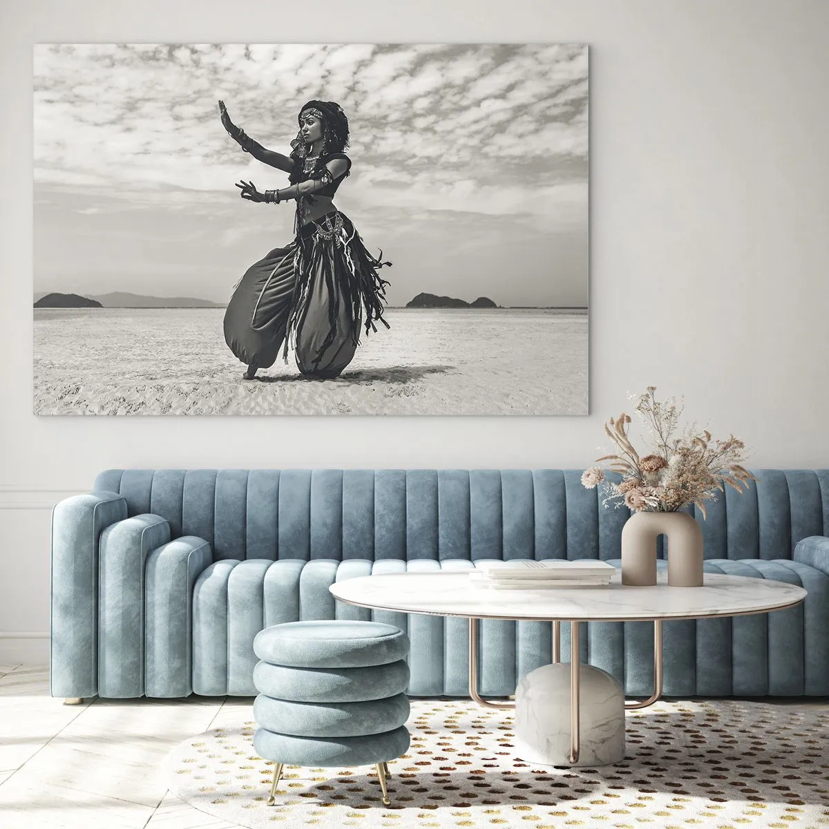 Schilderen op glas - Zwart-witfoto van een danseres in de woestijn - 70x50cm - De dans van de zuidelijke eilanden - Moderne wanddecoratie voor woonkamer en slaapkamer ARTTOR