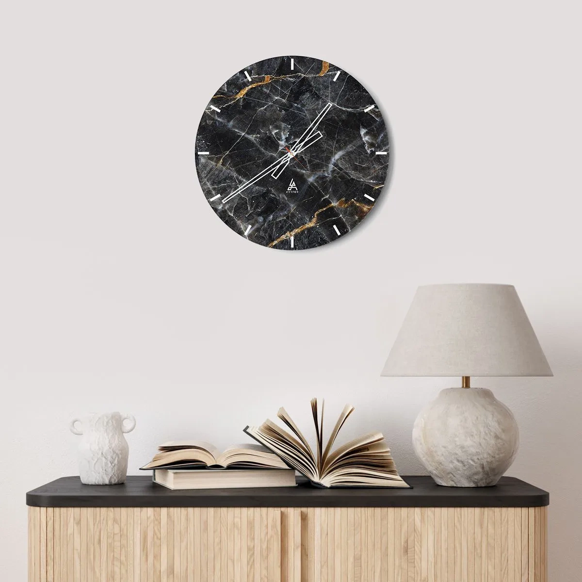 Wandklok - Klok - Zwarte marmeren structuur met lichte en gouden aderen - 30x30cm - Het innerlijke leven van de steen - Moderne wanddecoratie voor woonkamer, keuken en slaapkamer ARTTOR