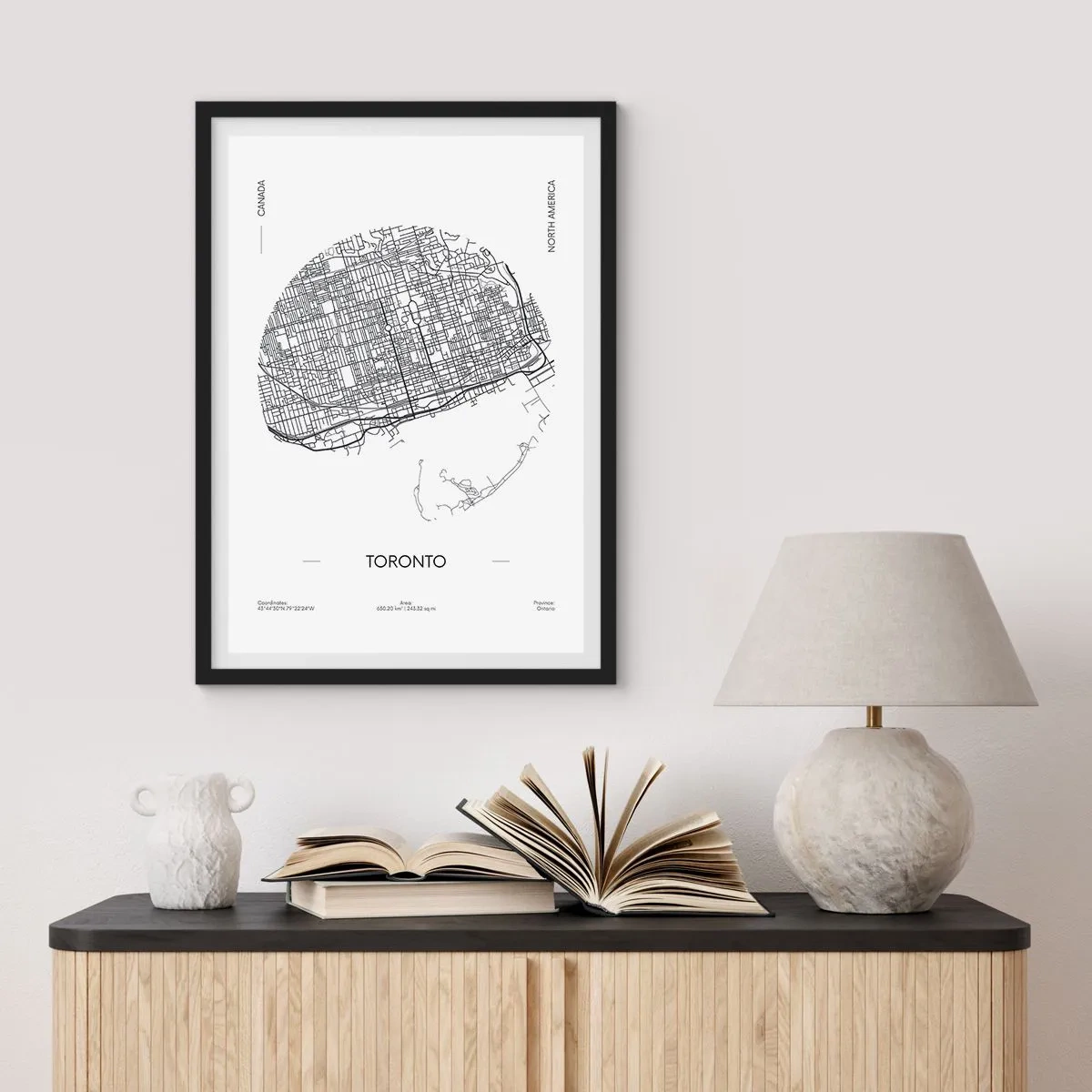 Poster in een zwarte lijst - Een minimalistische zwart-witkaart van Toronto - 50x70cm - Anatomie van Toronto - Moderne wanddecoratie voor woonkamer en slaapkamer ARTTOR