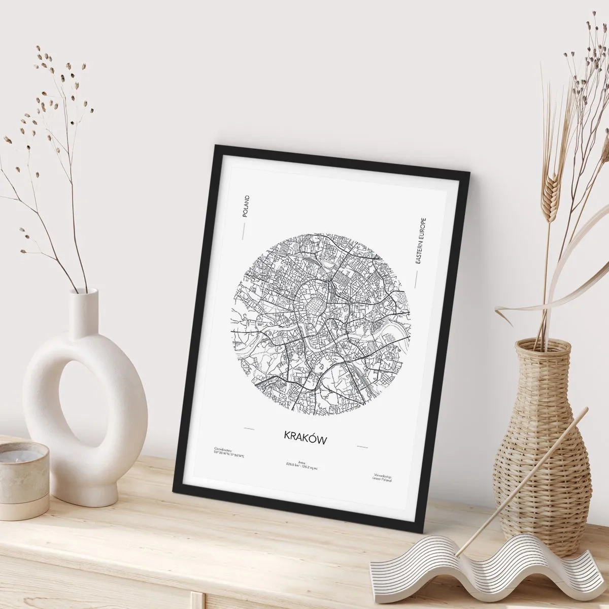 Poster in een zwarte lijst - Een minimalistische kaart van Krakau in een cirkel - 50x70cm - Anatomie van Krakau - Moderne wanddecoratie voor woonkamer en slaapkamer ARTTOR