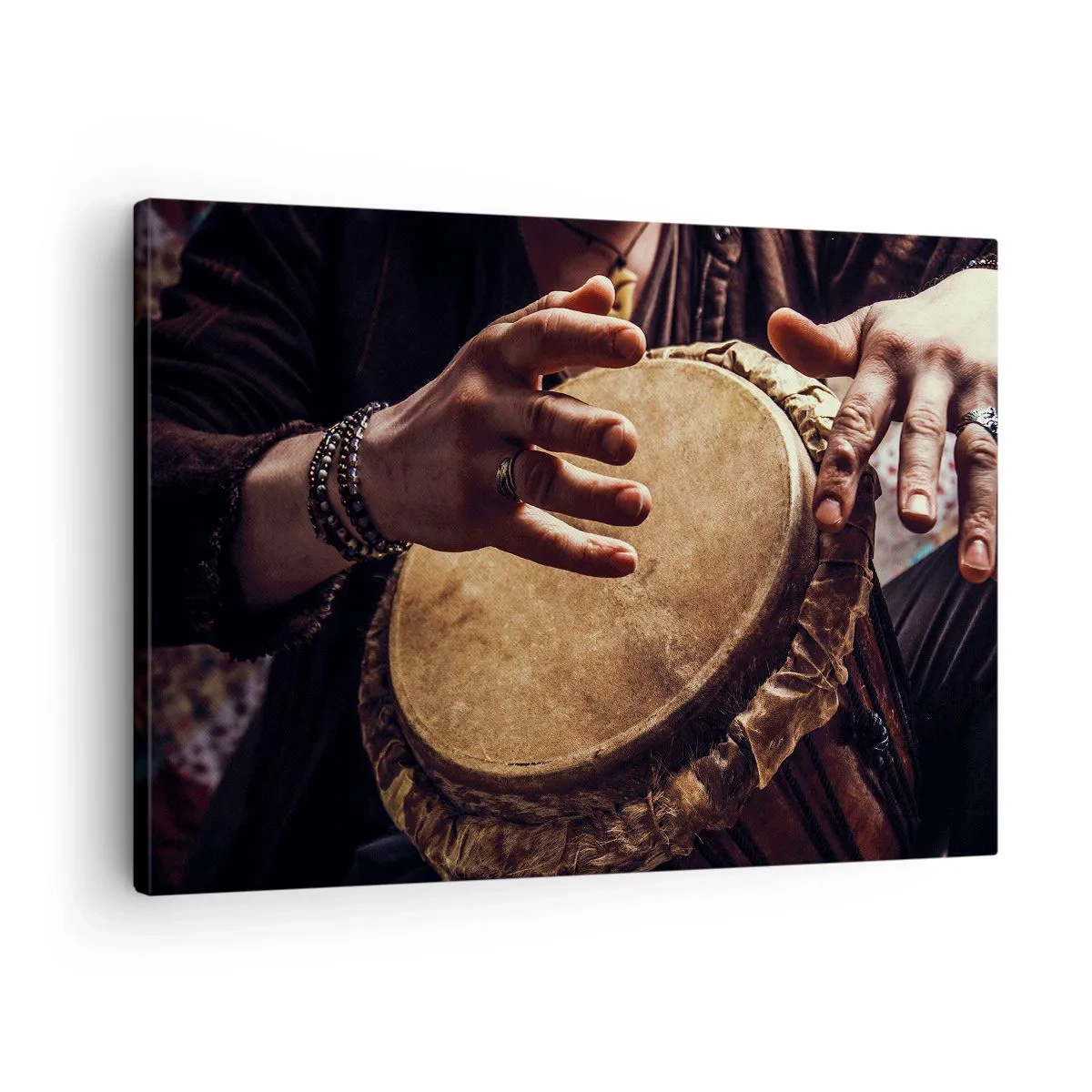 Schilderen op canvas - Handen die een traditionele djembe-trommel bespelen - 70x50cm - Op het ritme van het hart - Moderne wanddecoratie voor woonkamer en slaapkamer ARTTOR