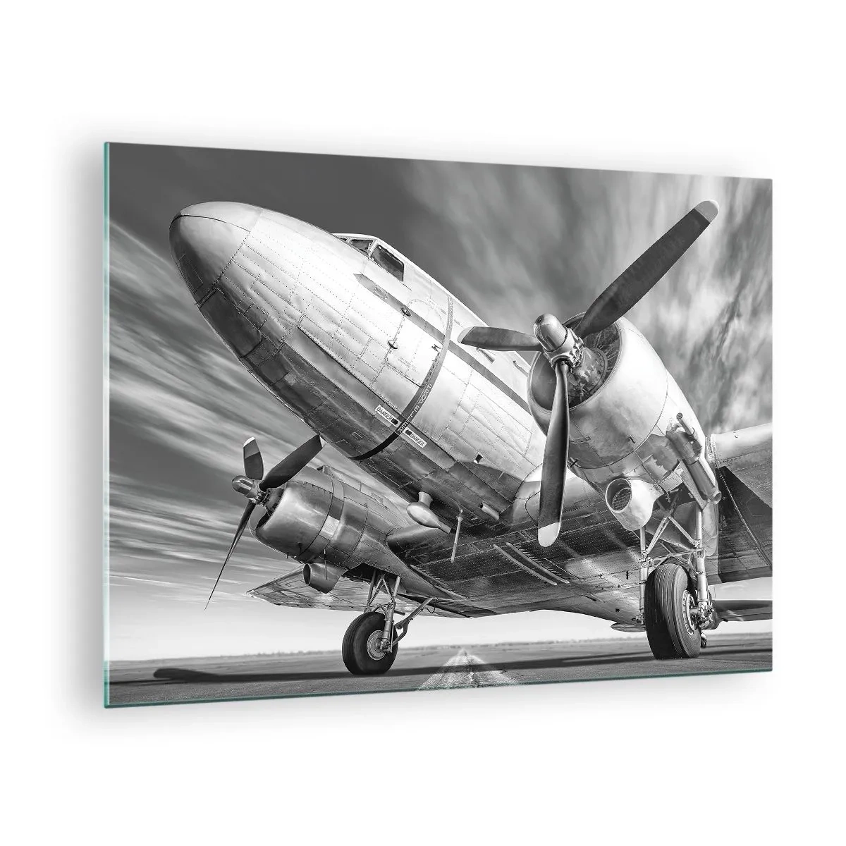 Schilderen op glas - Een zwart-wit propellervliegtuig op de landingsbaan - 70x50cm - Altijd klaar om te vliegen - Moderne wanddecoratie voor woonkamer en slaapkamer ARTTOR