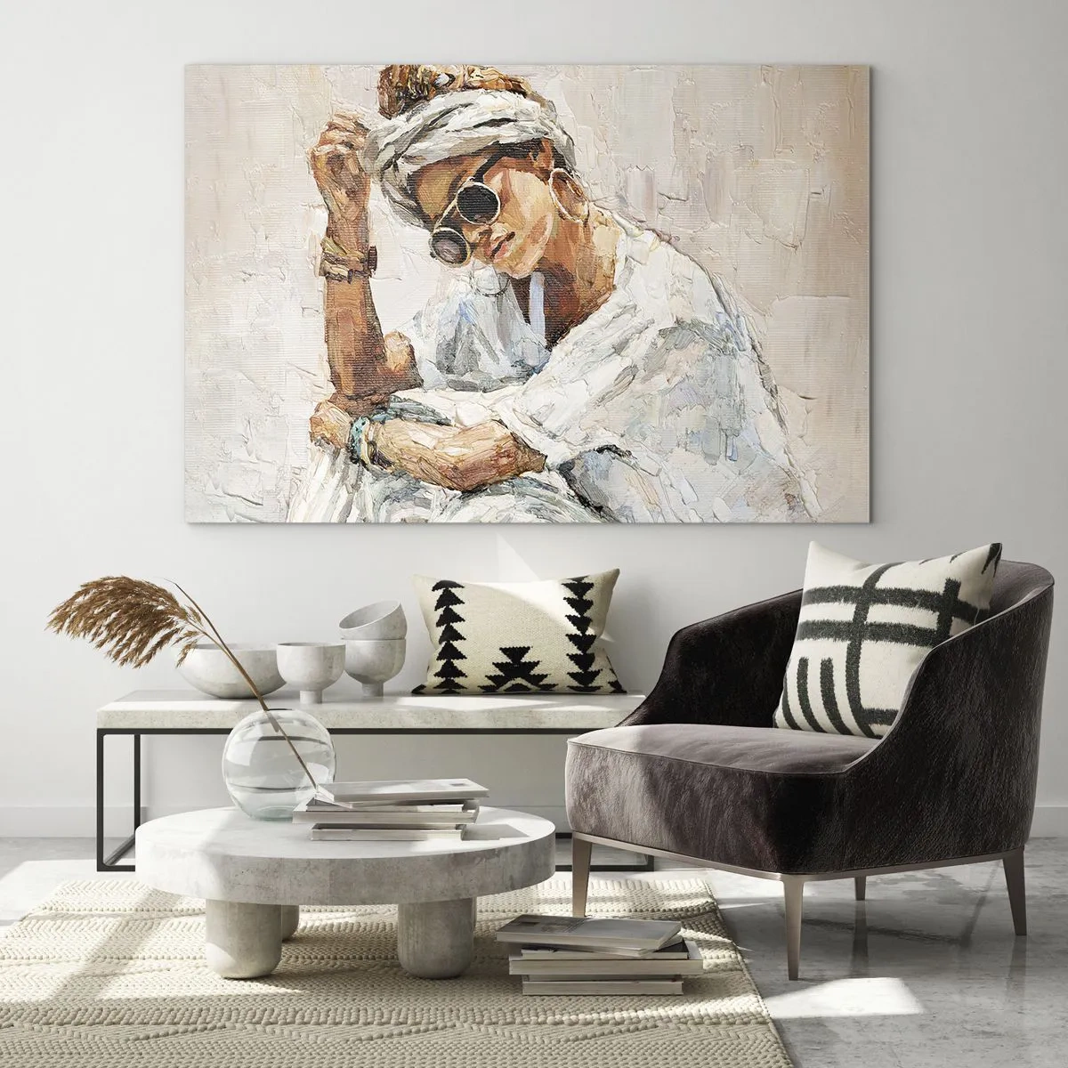 Schilderen op glas - Portret van een vrouw met een bril en een tulband geschilderd met een paletmes - 70x50cm - Portret in de volle zon - Moderne wanddecoratie voor woonkamer en slaapkamer ARTTOR