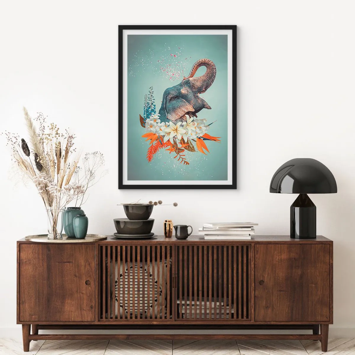 Poster in een zwarte lijst - Een olifant tussen de bloemen in een surrealistische compositie - 50x70cm - Een gebrul van vreugde - Moderne wanddecoratie voor woonkamer en slaapkamer ARTTOR