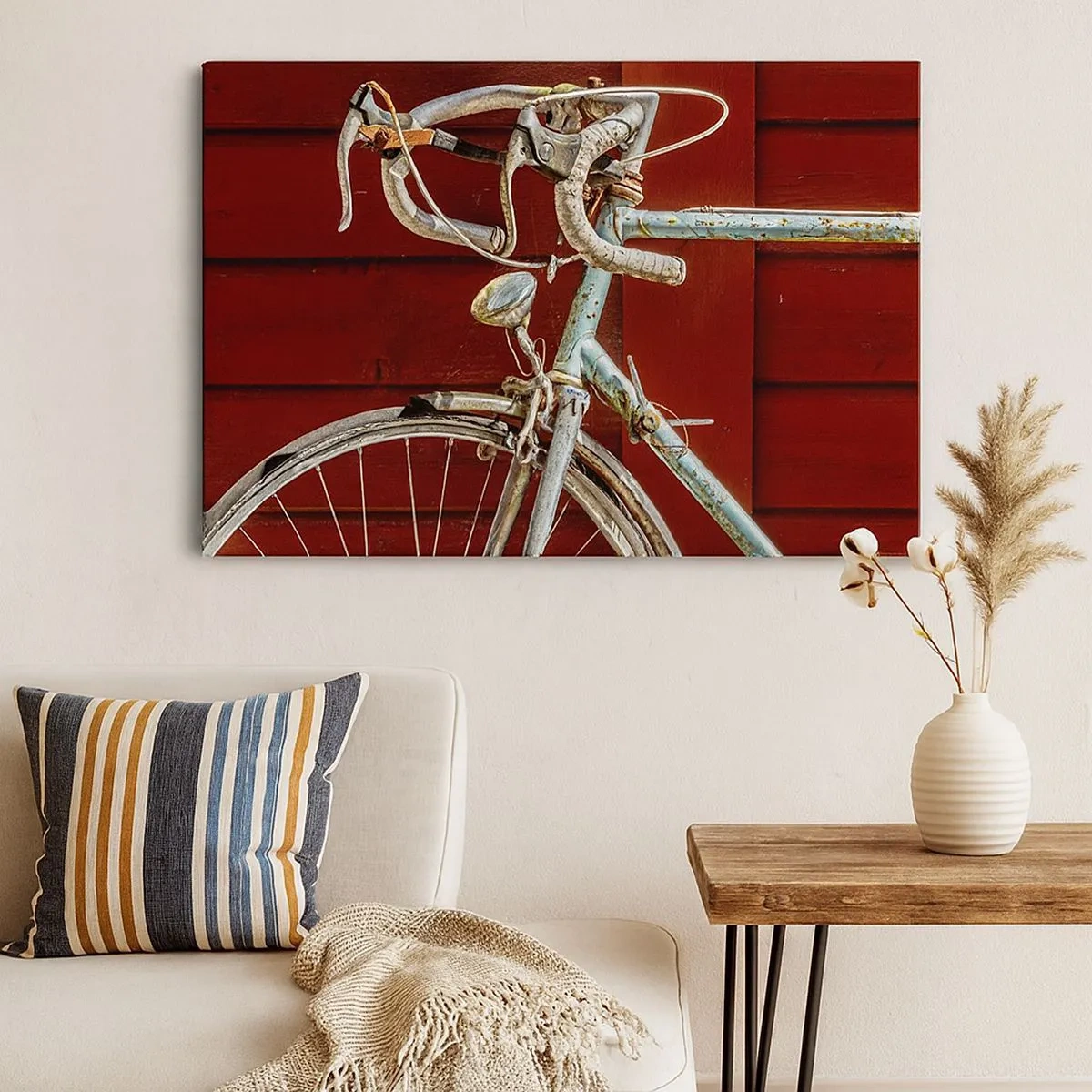 Schilderen op canvas - Een vintage fiets tegen een rode houten muur - 70x50cm - Gecreëerd om te winnen - Moderne wanddecoratie voor woonkamer en slaapkamer ARTTOR