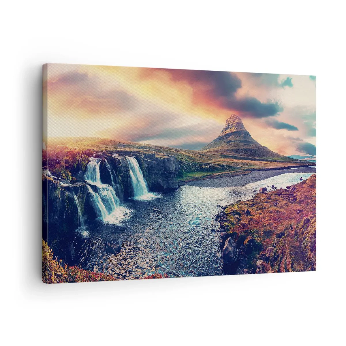 Schilderen op canvas - Uitzicht op de waterval en de berg in het licht van de ondergaande zon - 70x50cm - In de majesteit van de natuur - Moderne wanddecoratie voor woonkamer en slaapkamer ARTTOR
