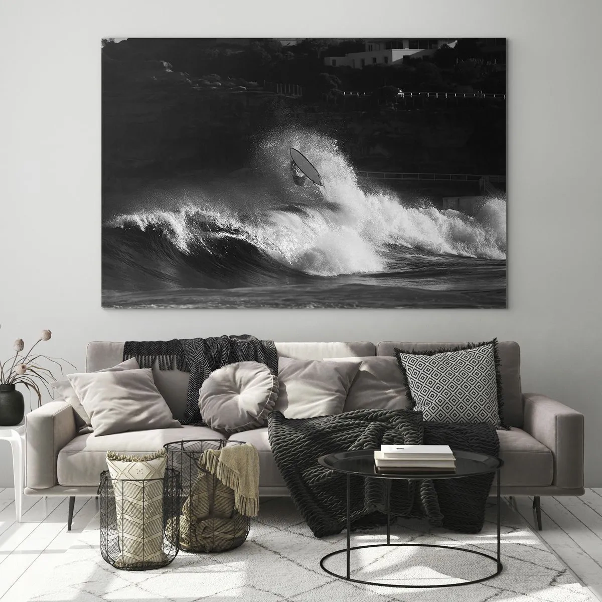 Schilderen op glas - Een surfer die op een golf rijdt, vastgelegd op een zwart-witfoto - 70x50cm - Uitdaging aanvaard! - Moderne wanddecoratie voor woonkamer en slaapkamer ARTTOR