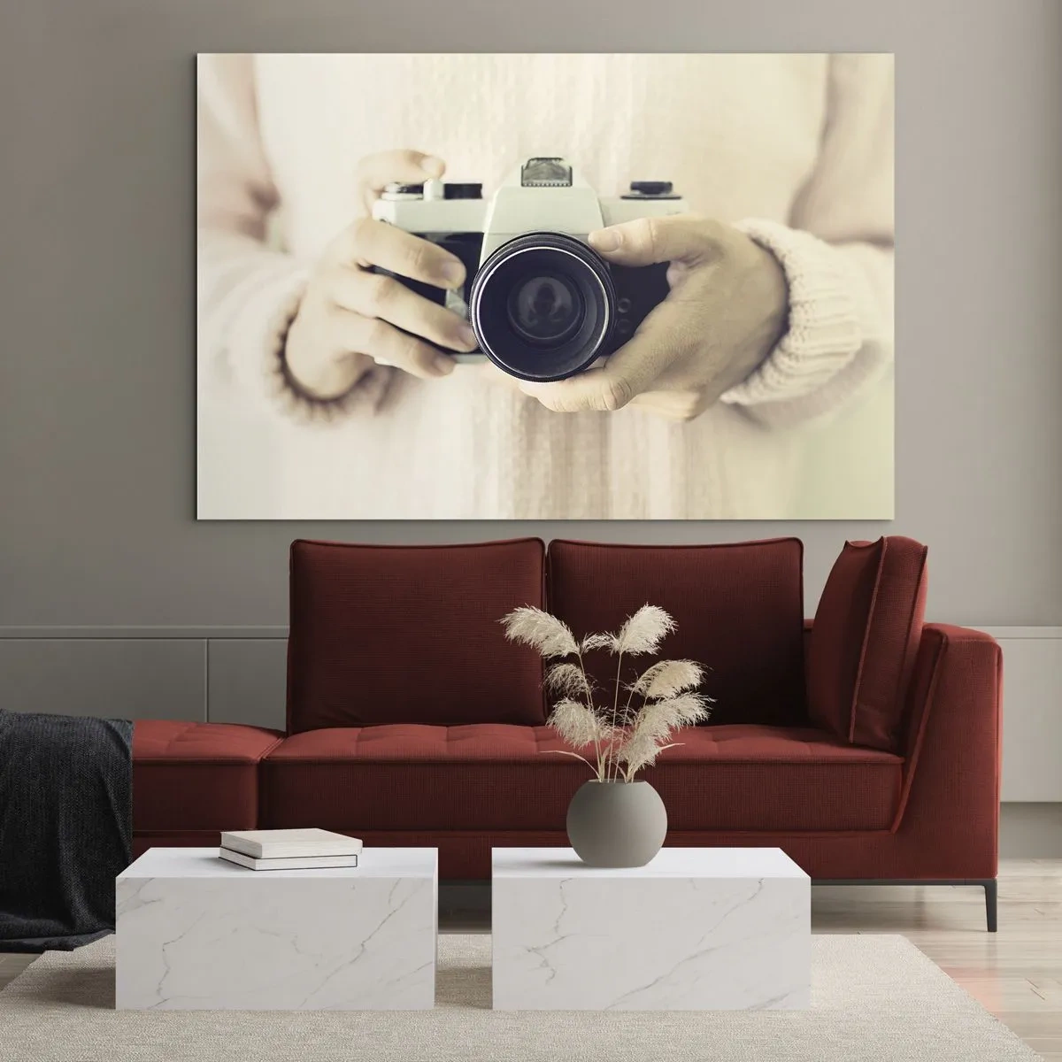 Schilderen op glas - Een persoon die een klassieke camera in zijn handen houdt - 70x50cm - Om meer te zien... - Moderne wanddecoratie voor woonkamer en slaapkamer ARTTOR