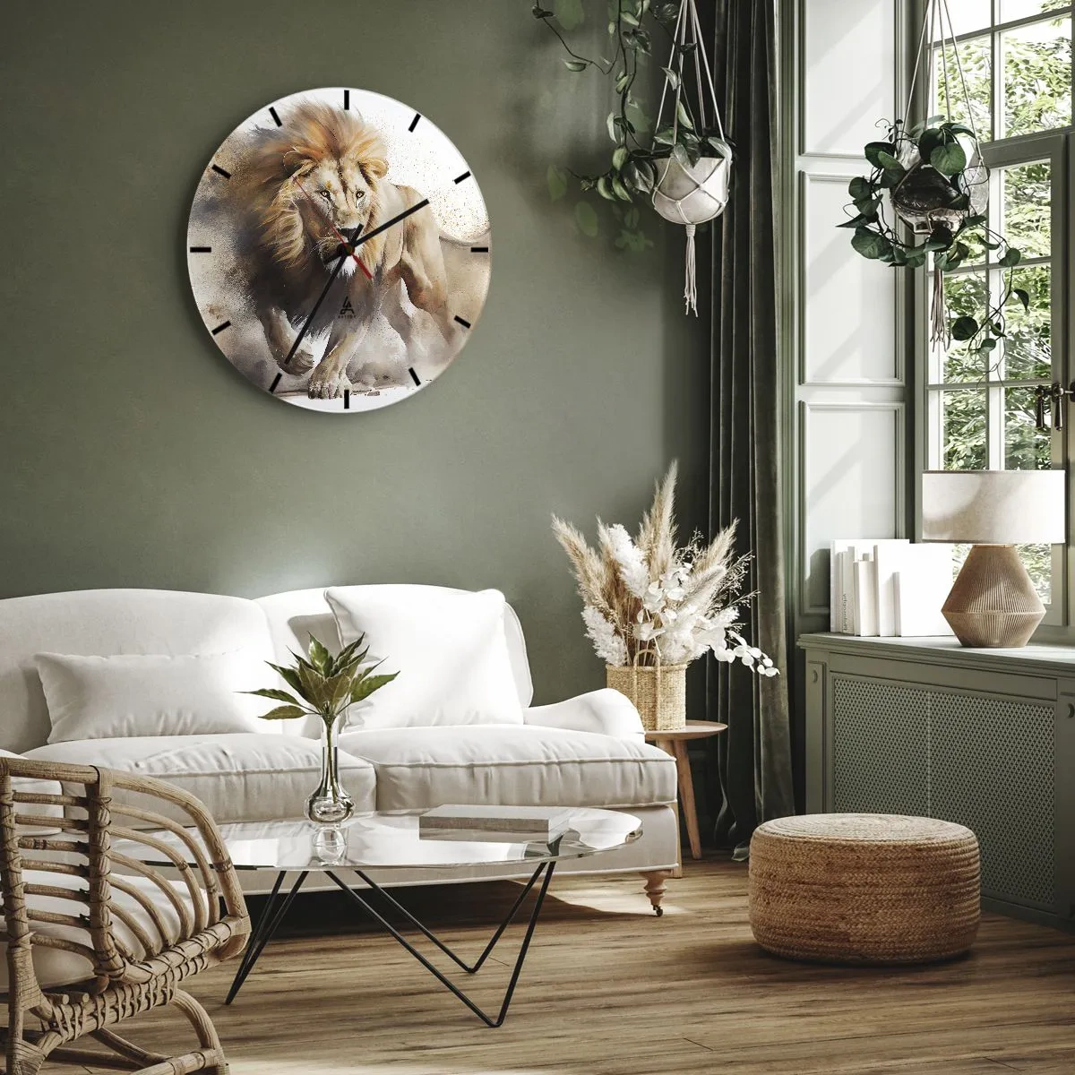 Wandklok - Klok - Dynamische opname van een bewegende leeuw tegen een witte achtergrond met een stofeffect. - 30x30cm - De koning vertrekt - Moderne wanddecoratie voor woonkamer, keuken en slaapkamer ARTTOR