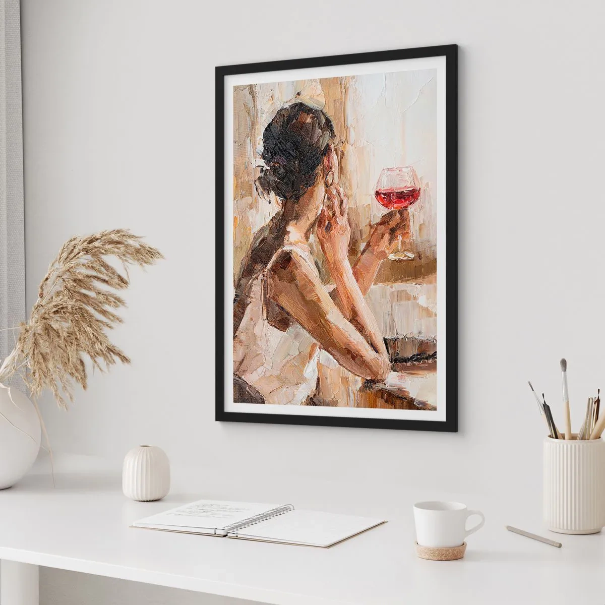 Poster in een zwarte lijst - Een vrouw die een glas wijn vasthoudt en er nadenkend uitziet - 50x70cm - De smaak van een goed moment - Moderne wanddecoratie voor woonkamer en slaapkamer ARTTOR