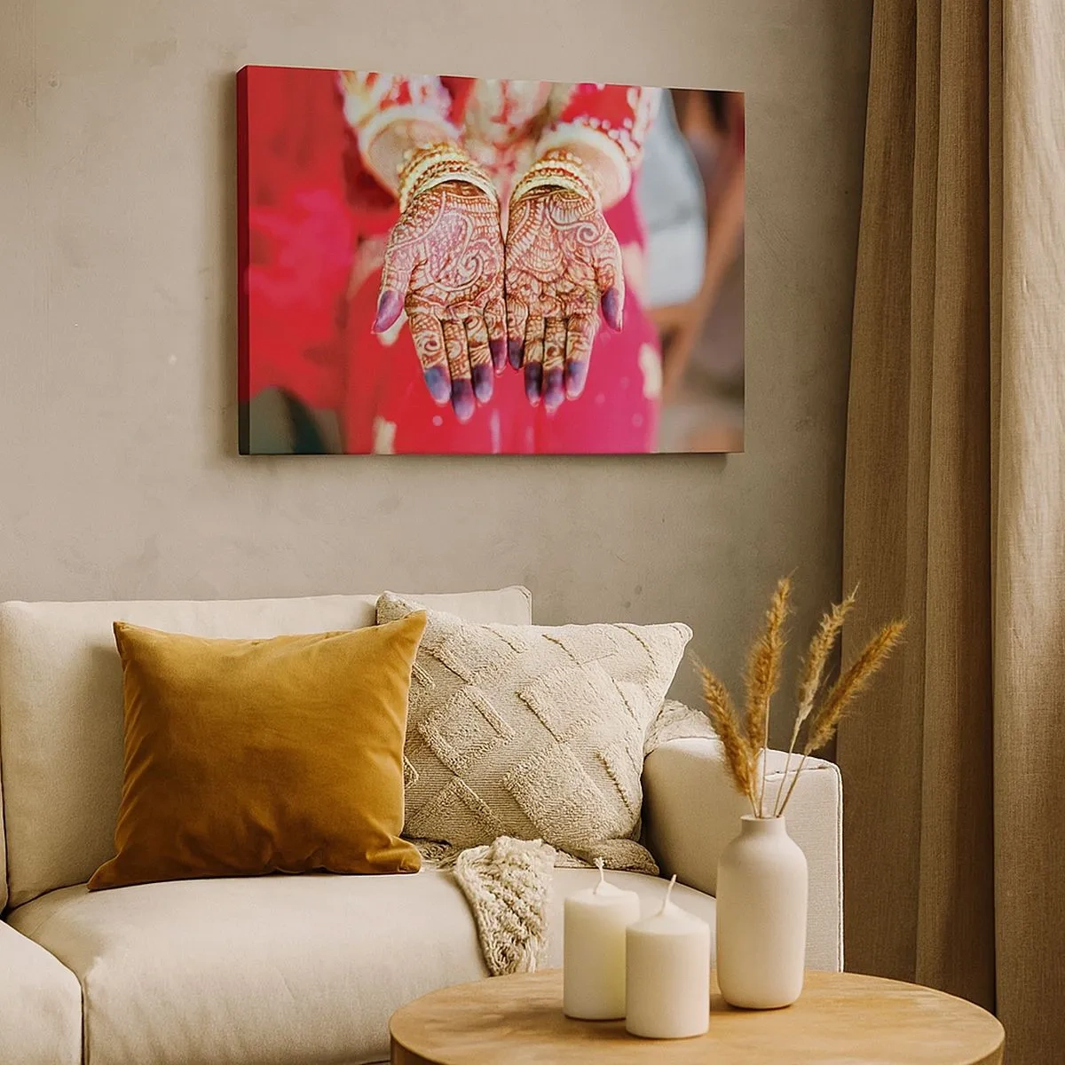 Schilderen op canvas - Handen versierd met henna tegen de achtergrond van een rode jurk - 70x50cm - Klaar om je geluk te vangen? - Moderne wanddecoratie voor woonkamer en slaapkamer ARTTOR