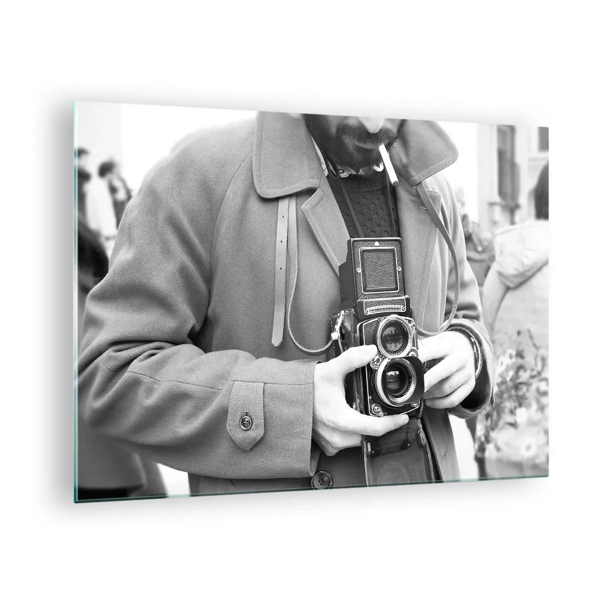 Schilderen op glas - Zwart-witfoto van een man met een analoge camera - 70x50cm - Retro stijl - Moderne wanddecoratie voor woonkamer en slaapkamer ARTTOR
