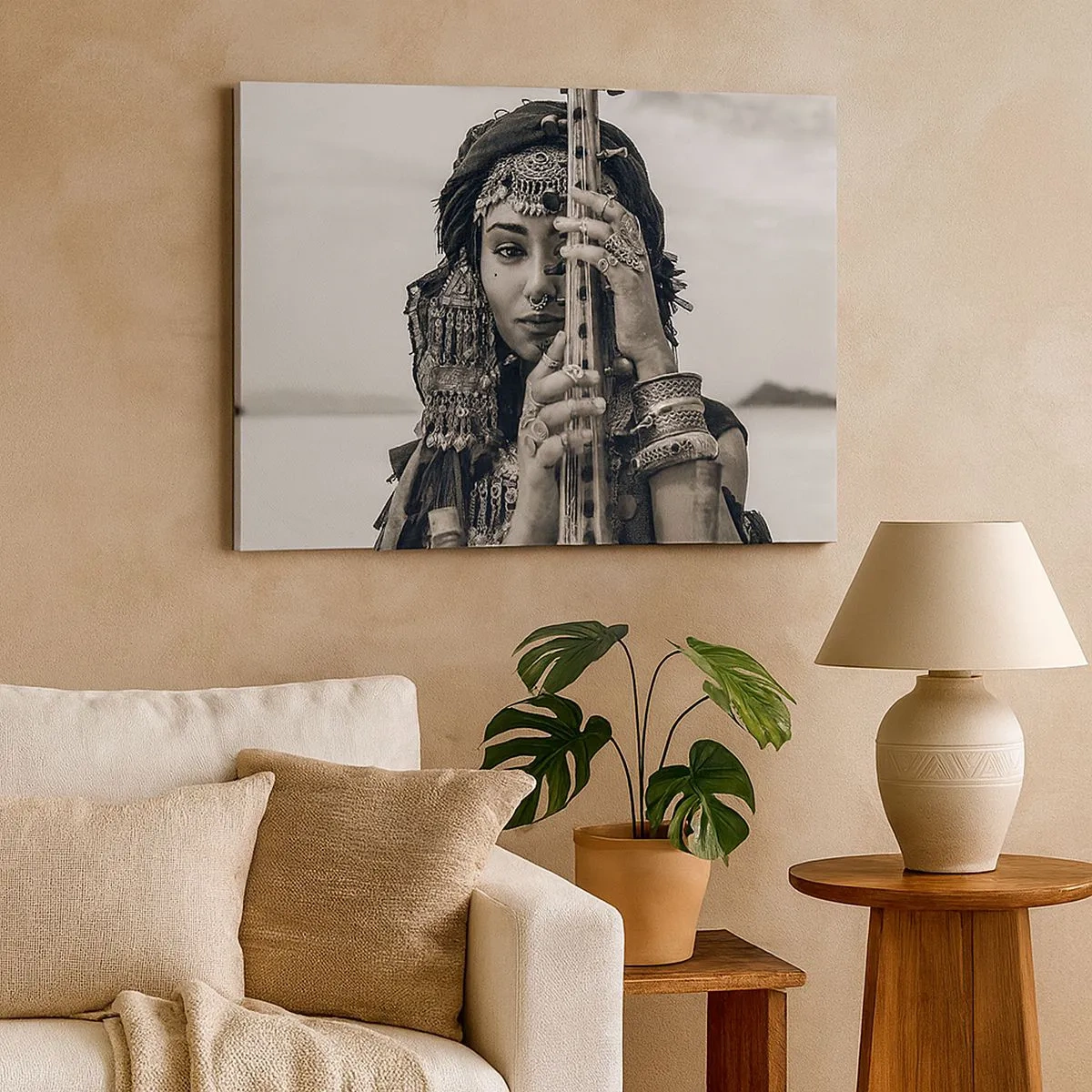 Schilderen op canvas - Portret van een vrouw met etnische sieraden en een instrument in haar hand - 70x50cm - De muziek van het Oosten zelf - Moderne wanddecoratie voor woonkamer en slaapkamer ARTTOR