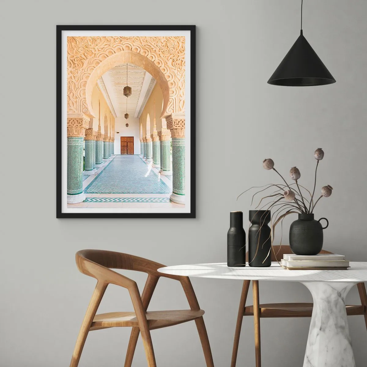 Poster in een zwarte lijst - Foto van een versierde arcadegang in oosterse stijl - 50x70cm - Uit de verhalen van Scheherazade - Moderne wanddecoratie voor woonkamer en slaapkamer ARTTOR