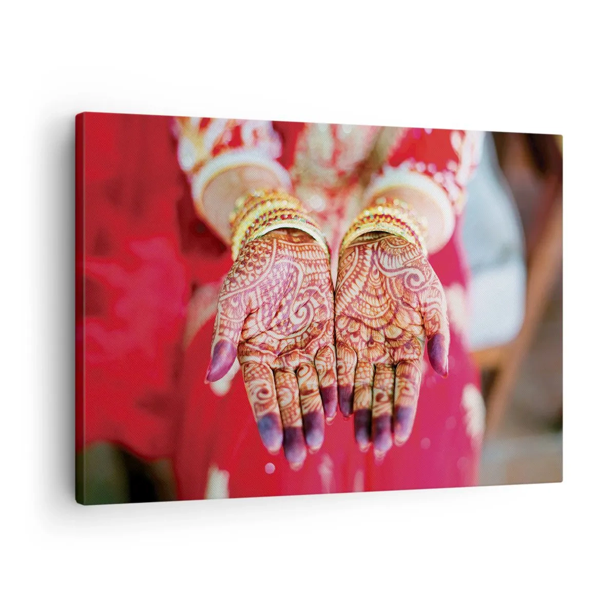 Schilderen op canvas - Handen versierd met henna tegen de achtergrond van een rode jurk - 70x50cm - Klaar om je geluk te vangen? - Moderne wanddecoratie voor woonkamer en slaapkamer ARTTOR