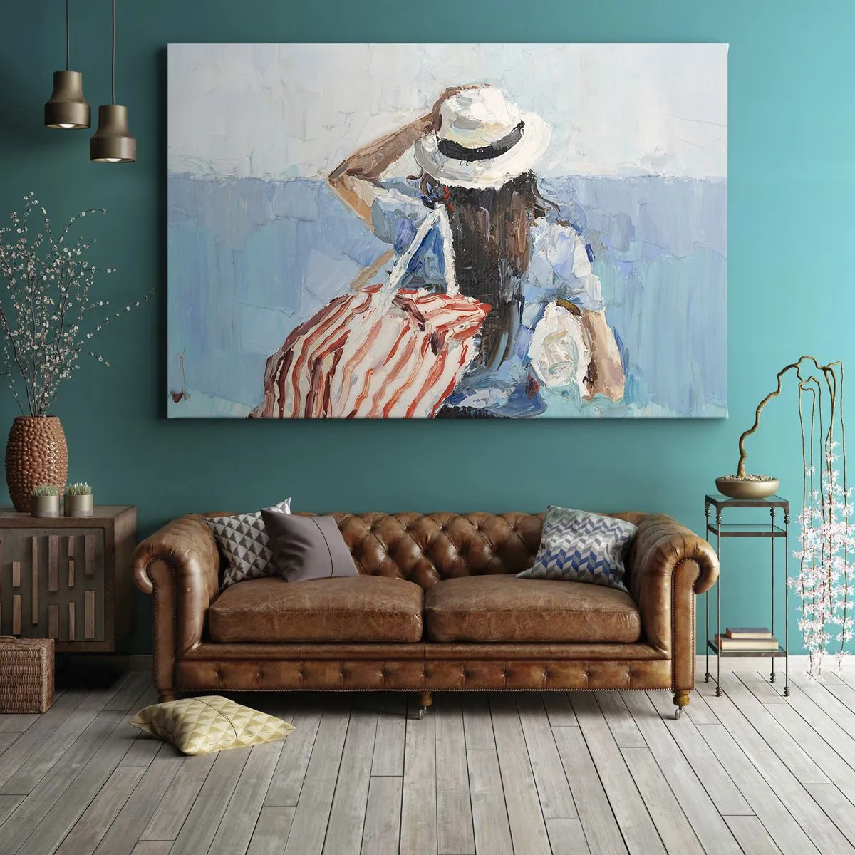 Schilderen op canvas - Een vrouw met een hoed tegen de blauwe zee - 70x50cm - Welkom bij je vakantie - Moderne wanddecoratie voor woonkamer en slaapkamer ARTTOR
