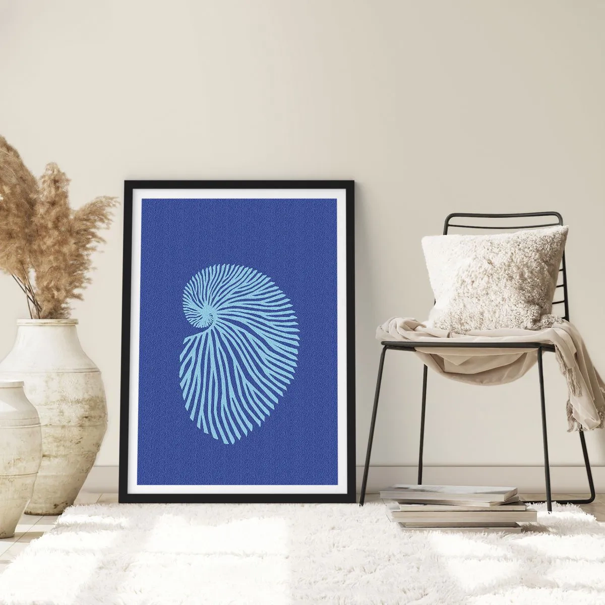Poster in een zwarte lijst - Gestileerde schelpafbeeldingen in een spiraalvorm - 50x70cm - De geboorte van de schelp - Moderne wanddecoratie voor woonkamer en slaapkamer ARTTOR