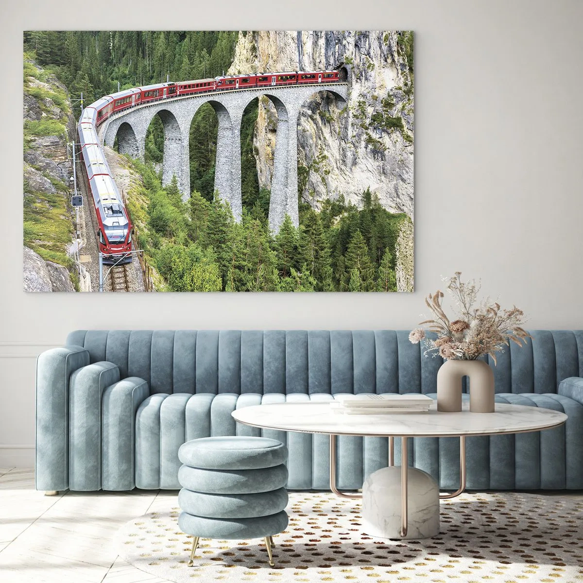 Schilderen op glas - Een trein met een bergbrug op de achtergrond tussen groene landschappen - 70x50cm - Spoorlijn voor uitzicht op de bergen - Moderne wanddecoratie voor woonkamer en slaapkamer ARTTOR