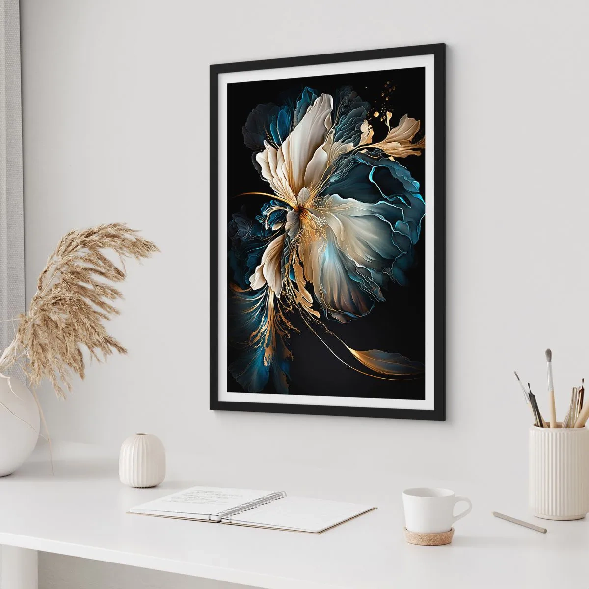 Poster in een zwarte lijst - Een elegant abstract bloemenarrangement in goud en marineblauw. - 50x70cm - Sprookjesachtige varenbloem - Moderne wanddecoratie voor woonkamer en slaapkamer ARTTOR