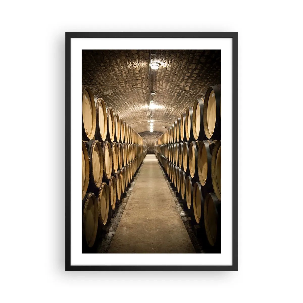 Poster in een zwarte lijst - Een kelder vol wijnvaten - 50x70cm - In een bakstenen kelder - Moderne wanddecoratie voor woonkamer en slaapkamer ARTTOR