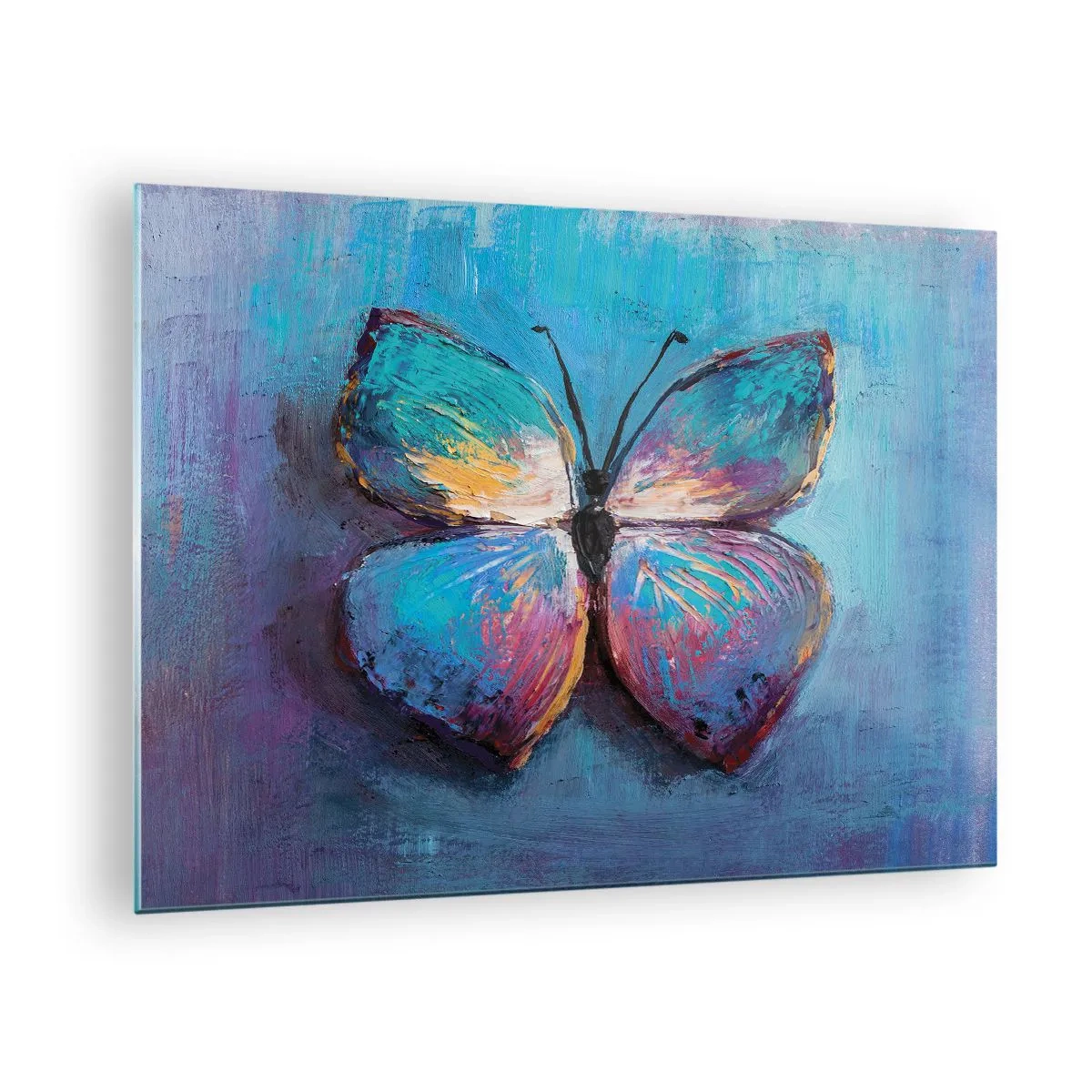Schilderen op glas - Een kleurrijke vlinder tegen een achtergrond van abstracte kleuren in tinten blauw en paars. - 70x50cm - In al zijn glorie - Moderne wanddecoratie voor woonkamer en slaapkamer ARTTOR