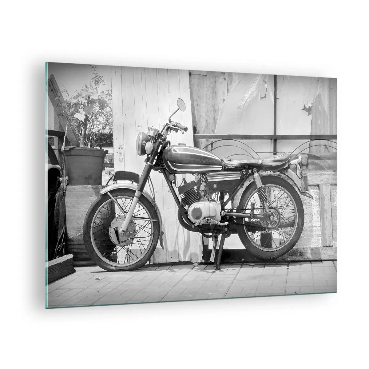 Schilderen op glas - Een retro-motorfiets staat tegen een houten muur - 70x50cm - Klassiek boven alles - Moderne wanddecoratie voor woonkamer en slaapkamer ARTTOR