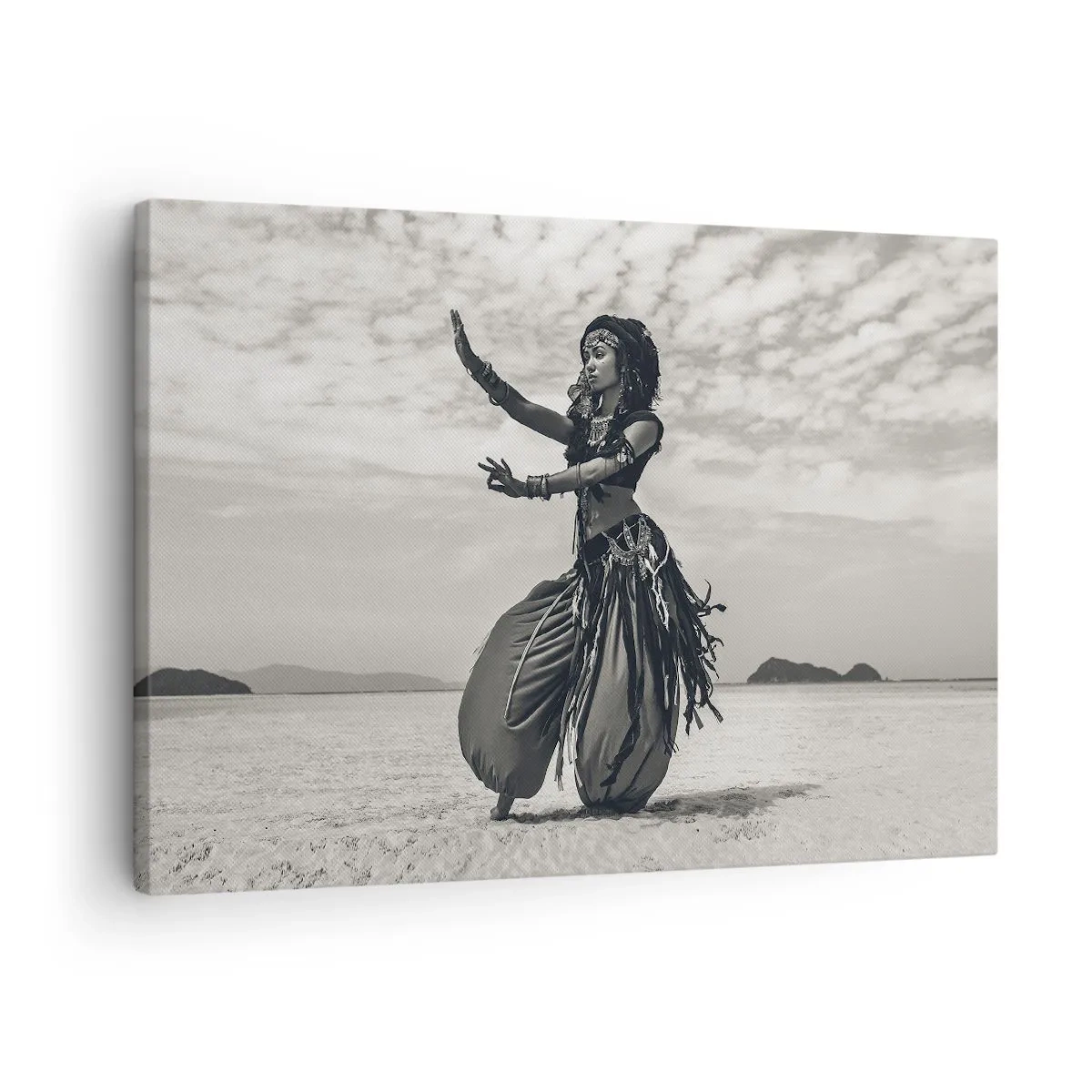 Schilderen op canvas - Exotische danseres tegen een woestijnachtergrond - 70x50cm - De dans van de zuidelijke eilanden - Moderne wanddecoratie voor woonkamer en slaapkamer ARTTOR