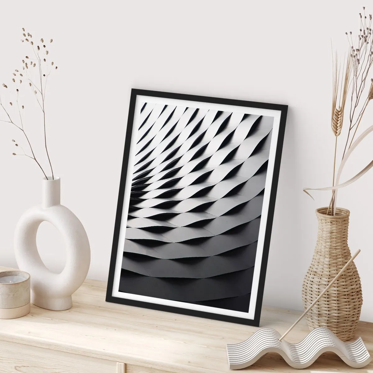 Poster in een zwarte lijst - Abstracte foto van een structuur met een zwart-wit patroon - 50x70cm - Aan de oppervlakte van de golven - Moderne wanddecoratie voor woonkamer en slaapkamer ARTTOR