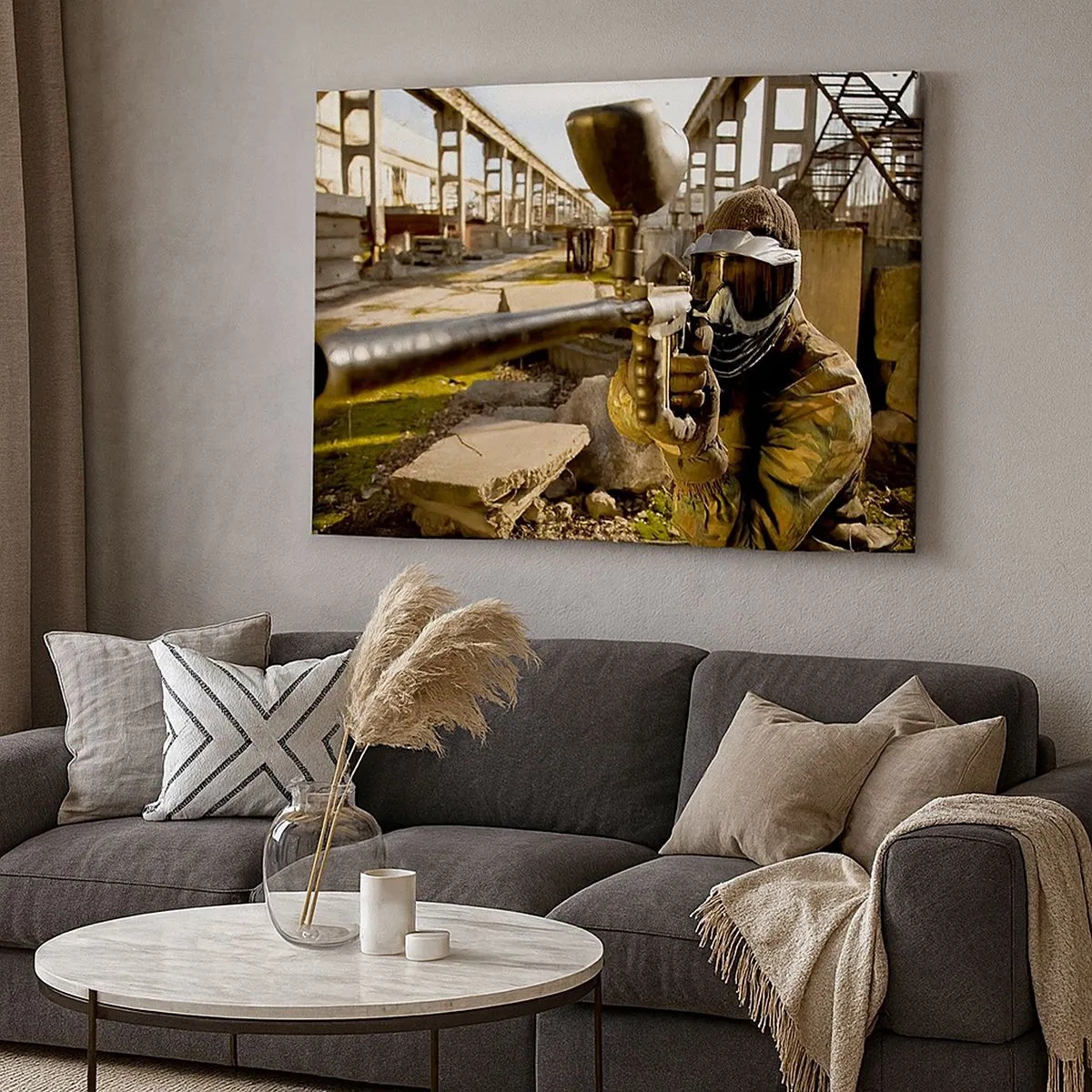 Schilderen op canvas - Een paintballspeler in camouflagekleding richt een marker - 70x50cm - En jij kunt een held worden - Moderne wanddecoratie voor woonkamer en slaapkamer ARTTOR