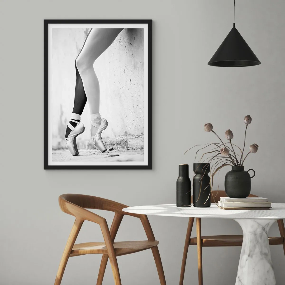 Poster in een zwarte lijst - De subtiliteit van ballet - 50x70cm - Ballerina, voila! - Moderne wanddecoratie voor woonkamer en slaapkamer ARTTOR