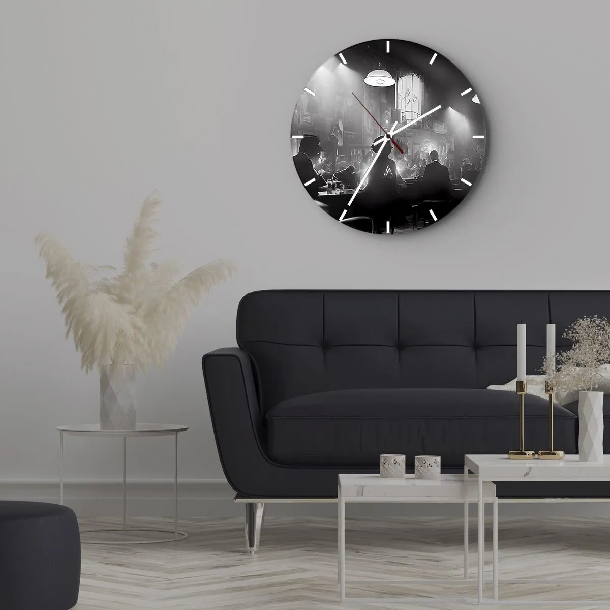 Wandklok - Klok - Zwart-witscène van een jazzclub met silhouetten van gasten - 30x30cm - In jazz-sfeer - Moderne wanddecoratie voor woonkamer, keuken en slaapkamer ARTTOR