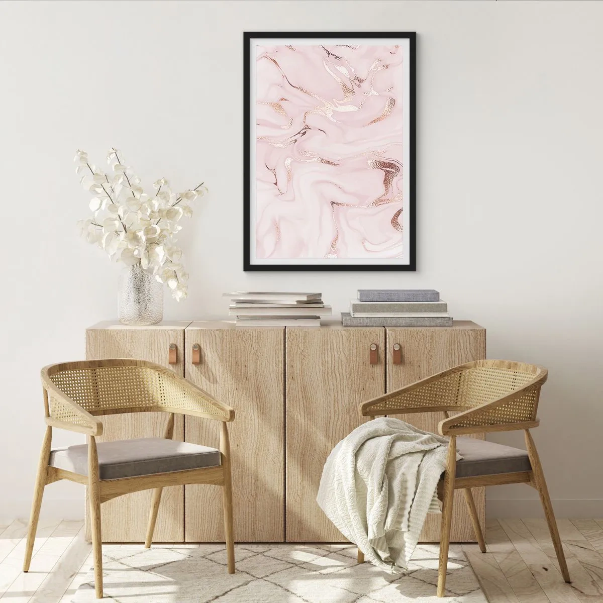 Poster in een zwarte lijst - Elegant marmerpatroon in roze tinten met gouden accenten - 50x70cm - In een roze sjaal - Moderne wanddecoratie voor woonkamer en slaapkamer ARTTOR