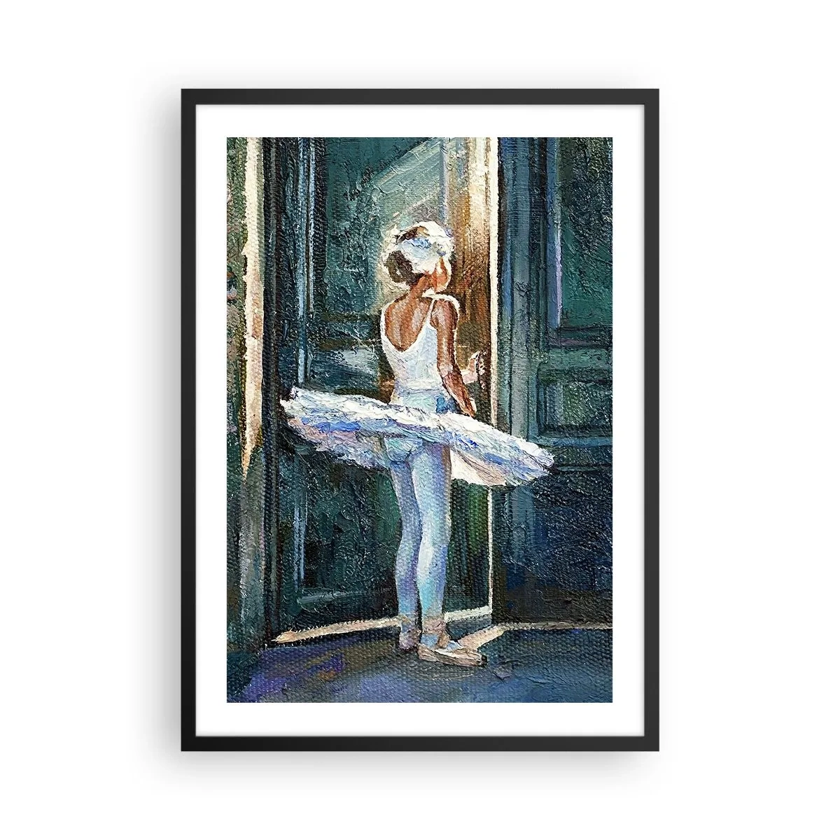 Poster in een zwarte lijst - Ballerina in het licht van een deur in impressionistische stijl - 50x70cm - Vóór de show-off - Moderne wanddecoratie voor woonkamer en slaapkamer ARTTOR